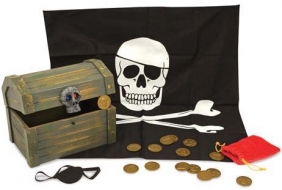 WOODEN PIRATE CHEST SET