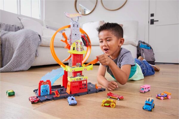 HOT WHEELS SUPER LOOP FIRE STATION - Image 3