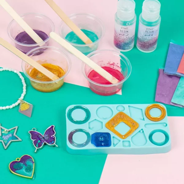 STMT DIY RESIN JEWELRY STUDIO - Image 2