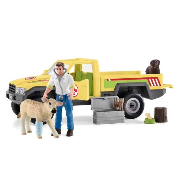 VETERINARIAN VISIT AT THE FARM - Image 2