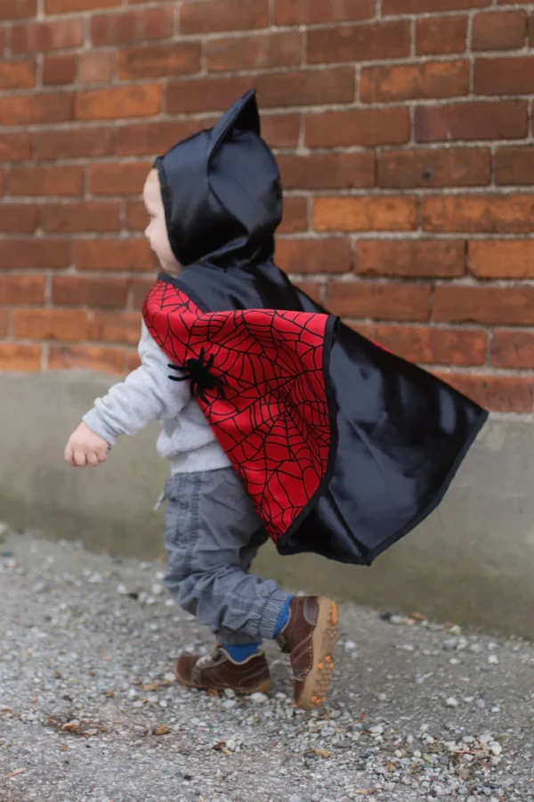 REVERSIBLE SPIDER/BAT TODDLER CAPE SIZE 2-3T - Image 3