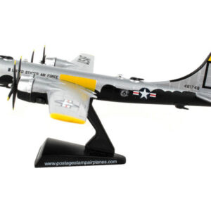 Alternative view of 1/200 B-29 SUPERFORTRESS IT'S HAWG WILD